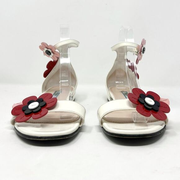 Prada 2017 Ivory Patent Leather Floral Appliqué Flat Sandals Size 39 - Picture 4 of 9